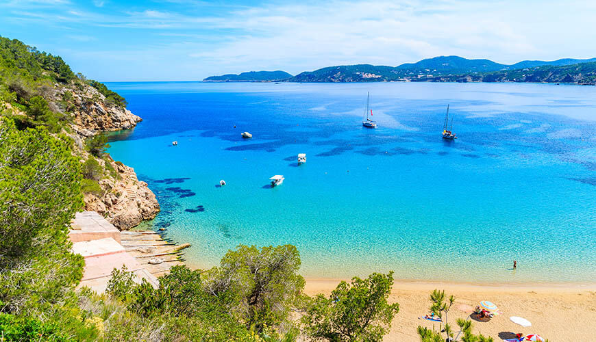 Cala San Vicente beach side