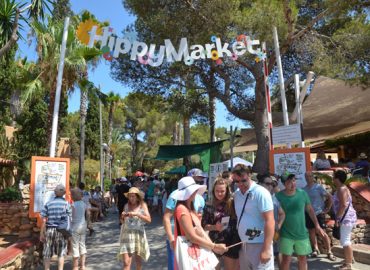 Hippy Market Punta Arabí Extends Wednesday Magic Through October