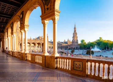 The Ultimate City Guide: Travel Tips & Tourism Advice with Smart Luggage Storage in Seville